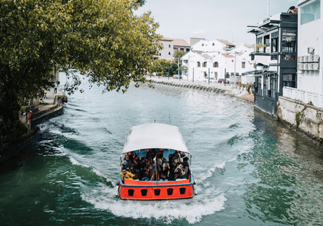 cruising-melaka-river
